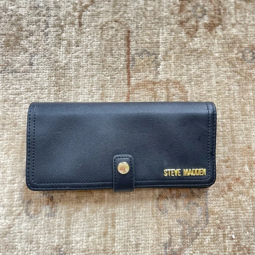 Steve Madden Black Clutch Wallet with Gold Accent - Picture 2 of 9